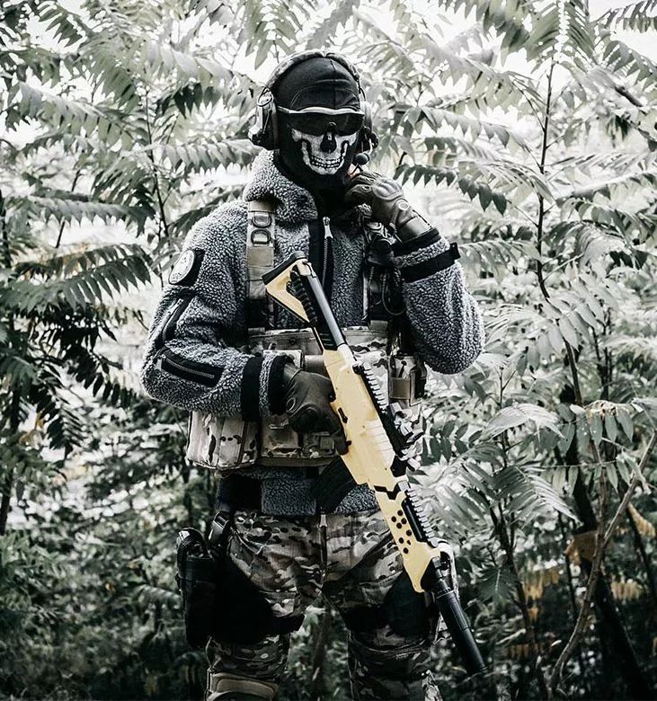 使命召唤6中那个戴骷髅面罩的幽灵为何人气这么高