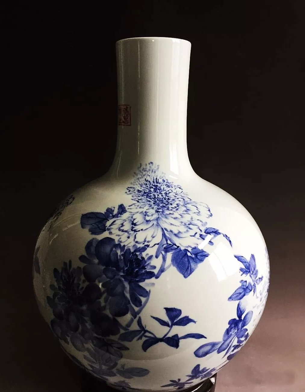 青韵玄品王君琢青花瓷画艺术展登陆荣成博物馆