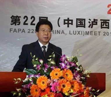 黄兆坤的仕途轨迹基本是在红河州,曾任红河州泸西县委书记,红河州住房