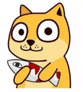 嗯没错了 坐在问讯室里面,这件衣服hin应景 吓得抱紧小鱼干.