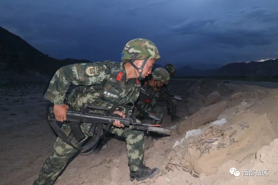 逆战来袭 谁与争锋——直击武警西藏总队日喀则支队"魔鬼"极限训练