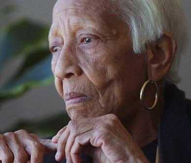 美国86岁老人年轻时是国际大盗如今故意被抓入狱只想安度晚年