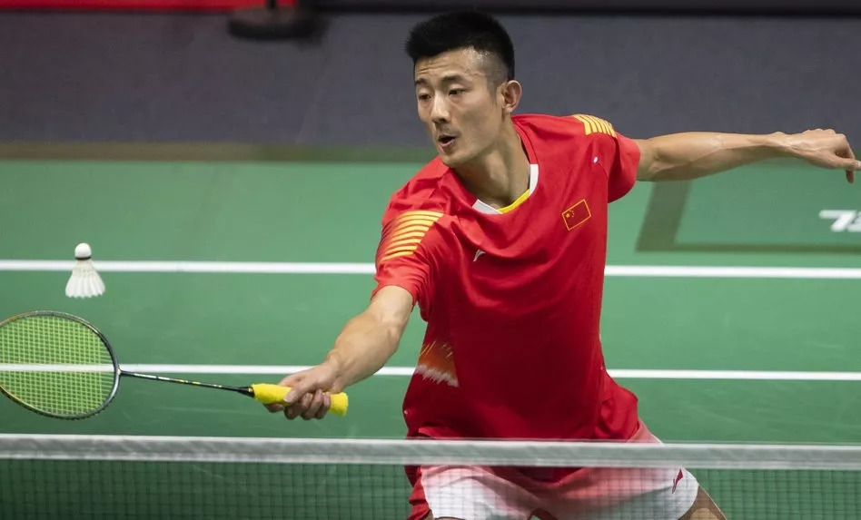 羽毛球团体决赛,中国女队与日本队争冠.