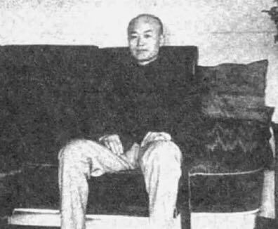 说起吴同文的故事,除了那栋位于铜仁路333号,有着"远东第一豪宅"的绿