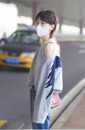 又瘦又矮的周冬雨靠什么赢了一众大长腿的女星?