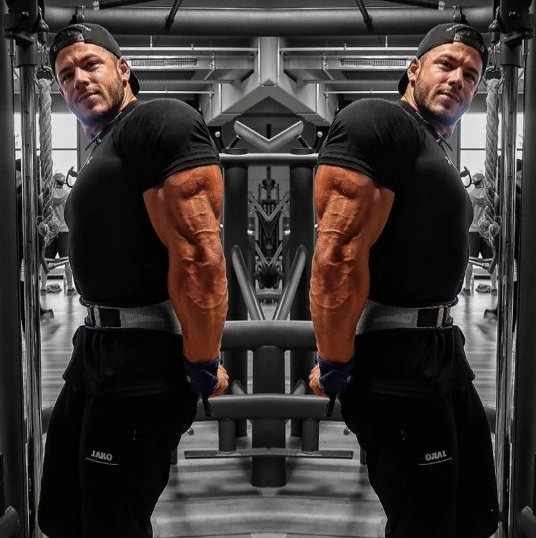 气质算什么?这位德国肌肉船长的身材,承包了你的鼻血,快把人掰弯了!