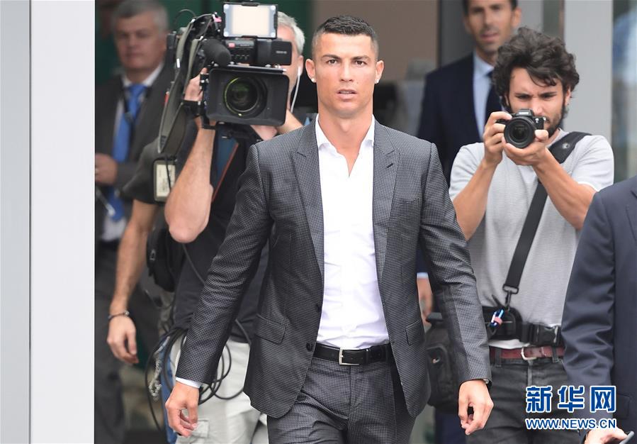 c罗亮相尤文体检|尤文图斯|俱乐部|皇家马德里_新浪新闻