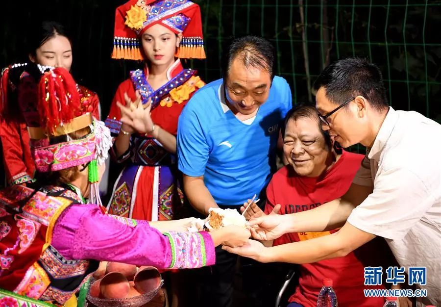 昨天,郑州陇海大院的一顿团圆饭,登上了央视