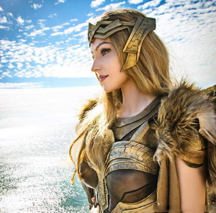 《神奇女侠》希波吕忒女王cos 高贵优雅,气势十足