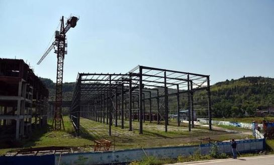 西沱工业园目前仅3家企业入驻.图源:新华每日电讯.摄影记者:黄豁.