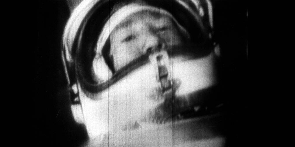 ▲1965年3月18日，正在太空中行走的列昂诺夫。图据塔斯社