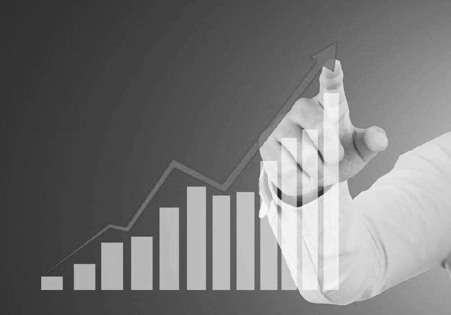 欧式与美式期货期权的Greeks特性分析