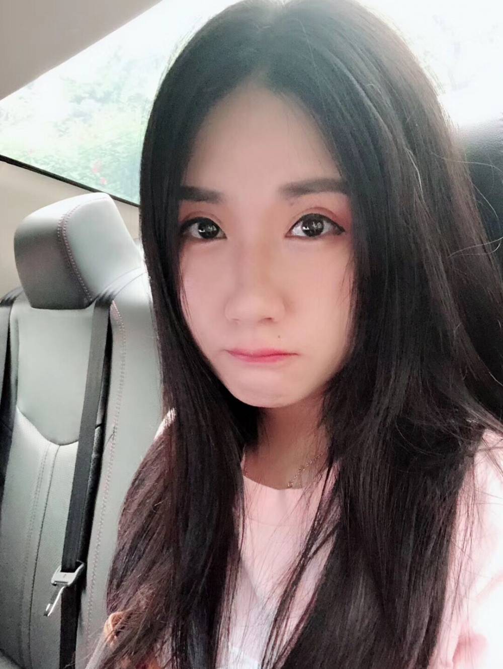 宿命带吧友深入了解直播吧主播们之美女主播伊琳