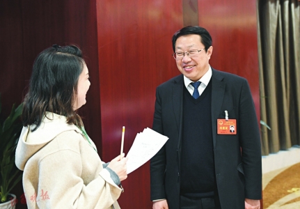 坚持工业强县抓好139项重点工程