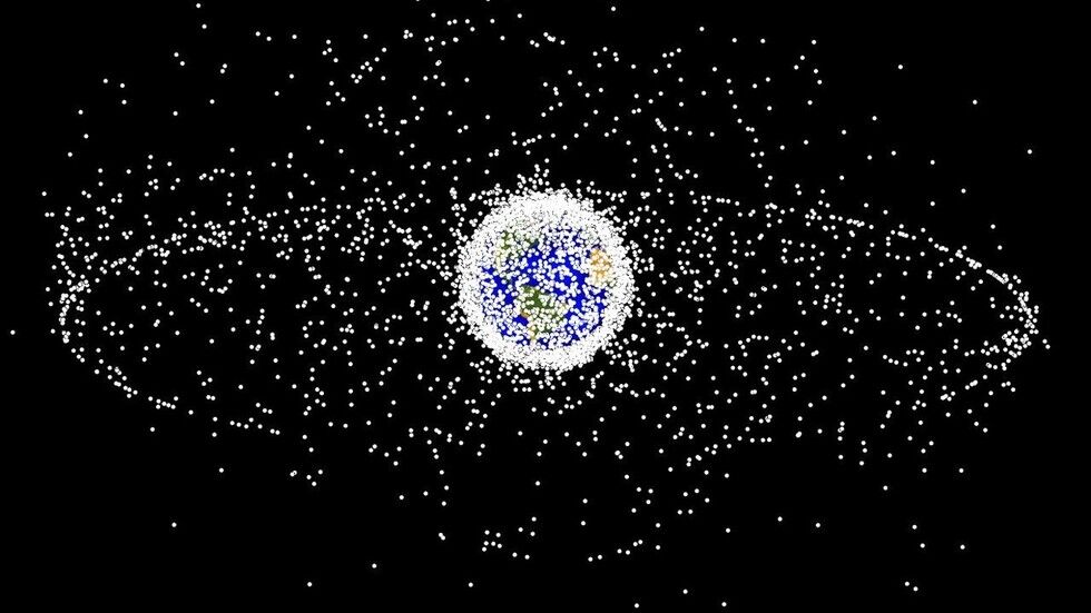 图片中95%亮点均是太空碎片，来自NASA