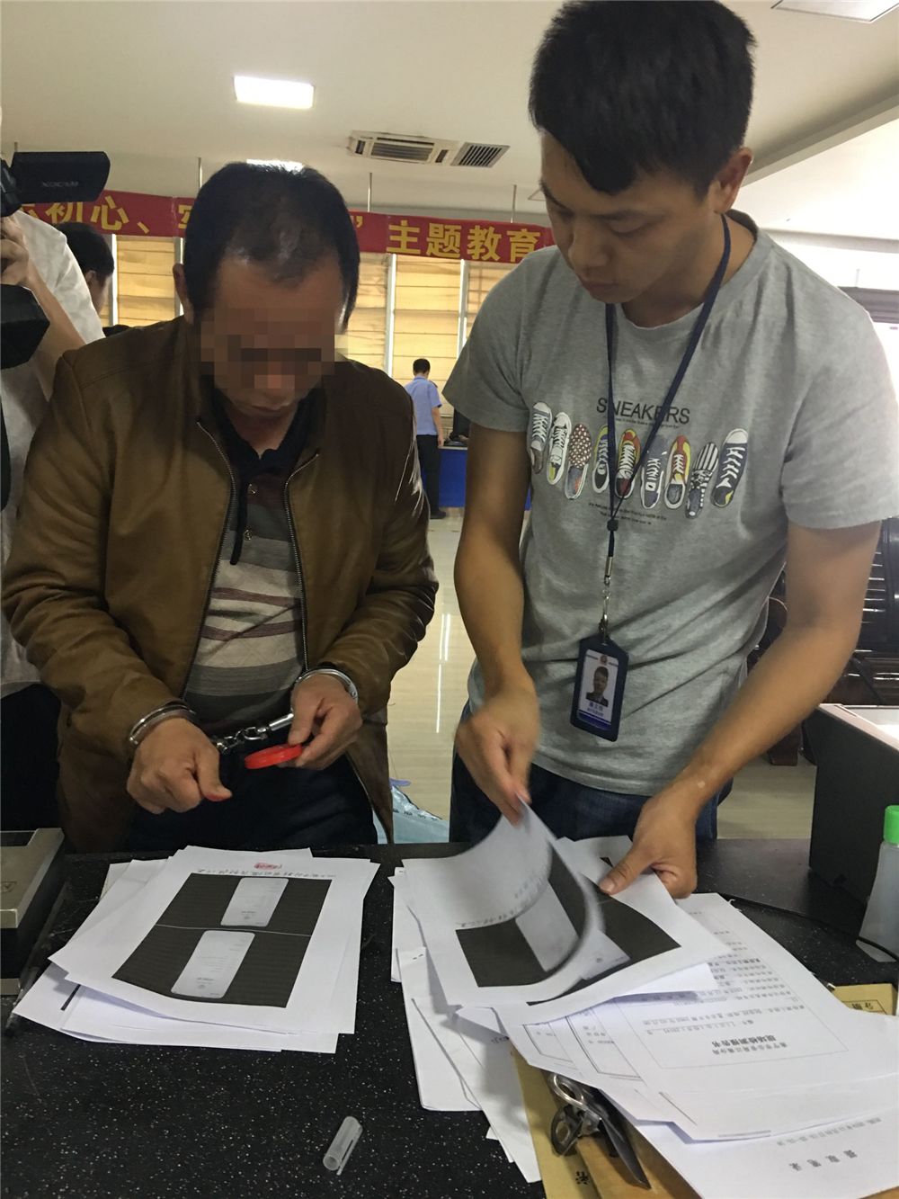 04 曾涉嫌招摇撞骗被刑拘 据悉,今年54岁的阮某户籍属宾阳县宾州