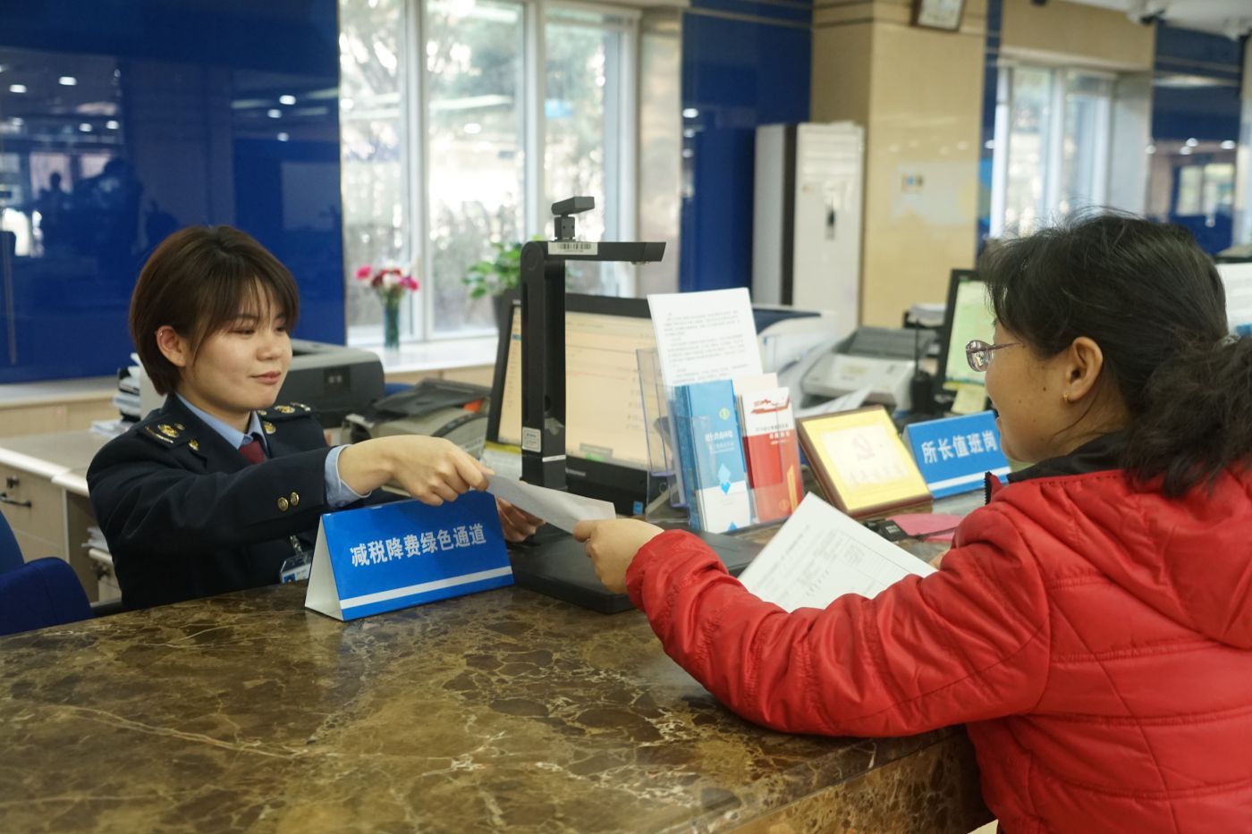 增值税改革首日 北京新税率发票开具顺利