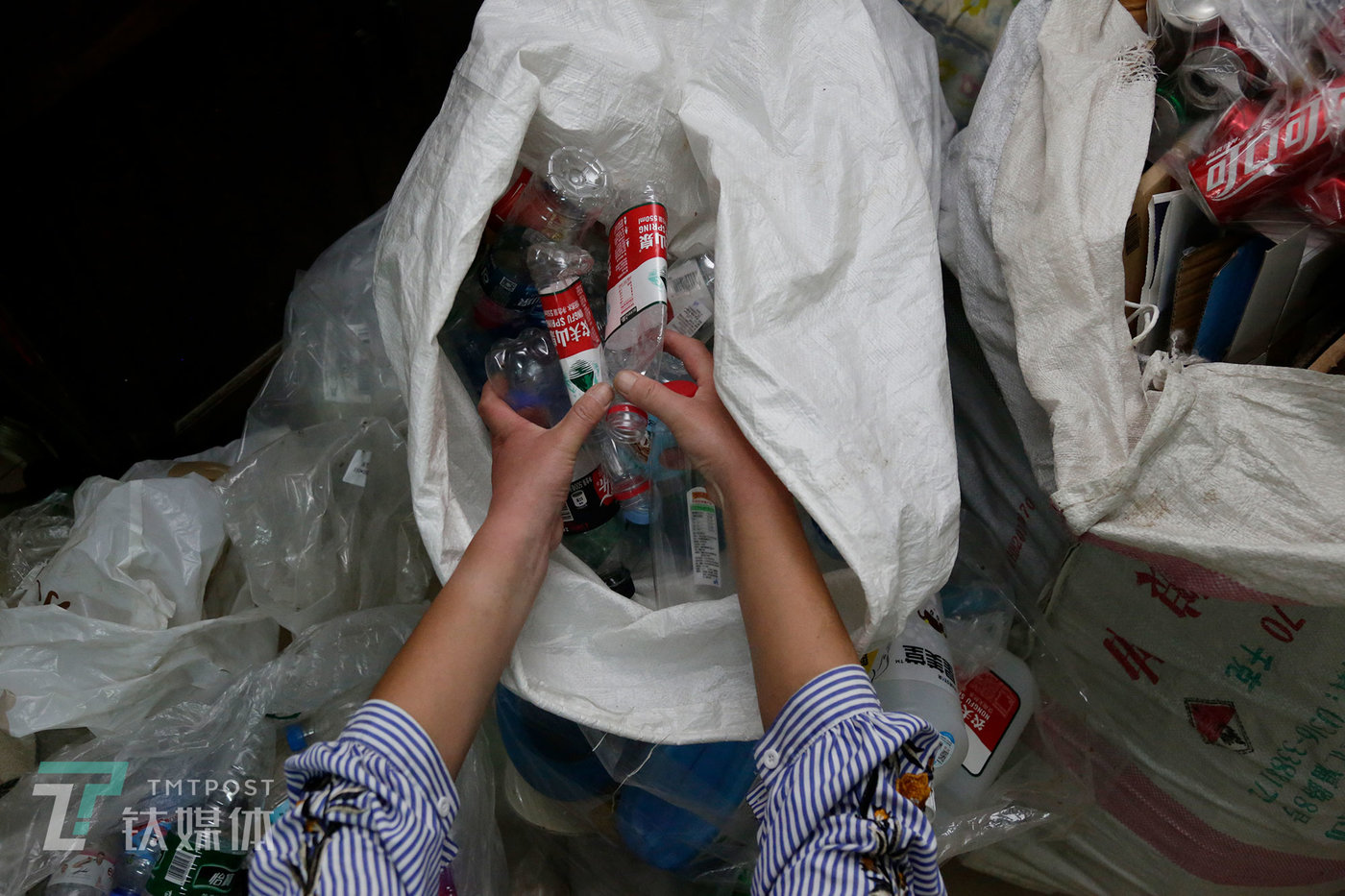 飘在北京的蒲公英丨钛媒体影像在线