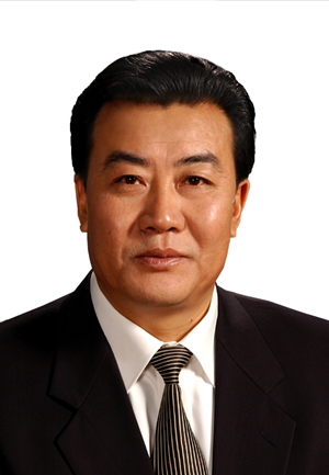 张锦,男,1954年11月生,中共党员,新华社原党组成员,秘书长,新华社书画