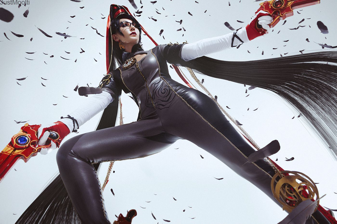 国外美女cos《猎天使魔女》贝姐 全果出镜展示好身材