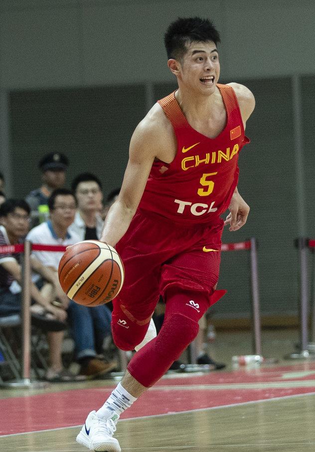 砍11分也难掩尴尬!北京核心方硕因何在中国男篮遇冷?