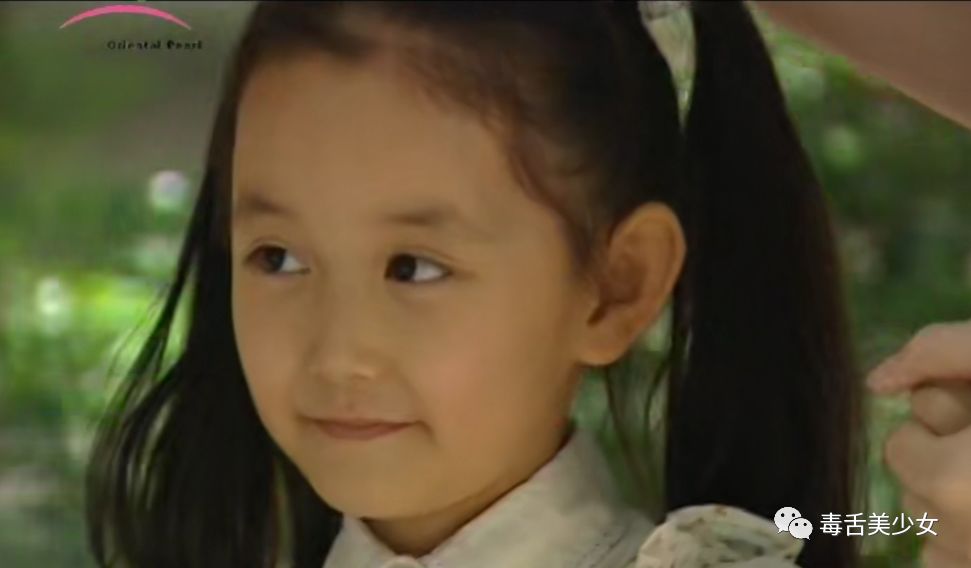 6岁时拍《笑着活下去》出道～～童星.