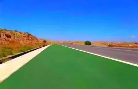 太美了通向黄河石林的彩色公路让你眼前一亮