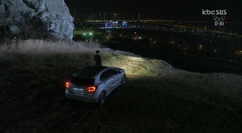 《来自星星的你》,都敏俊开的也是奔驰。