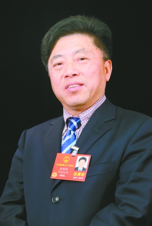 作为来自大别山革命老区信阳市新县的一名全国人大代表,羚锐集团董事