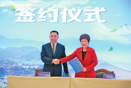 首位代言人古蔺县委书记李万忠货好也得勤吆喝