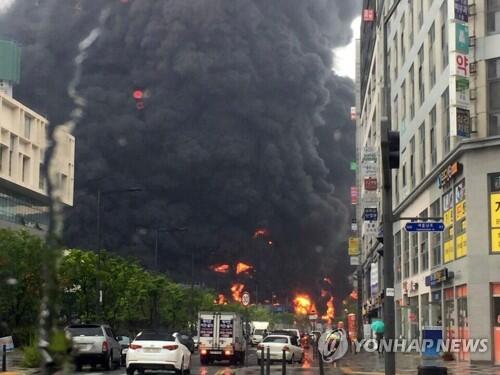 韩国世宗市:韩国世宗市一施工现场起火 目前已致2死37伤(图)
