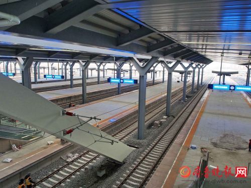 后天就要通车了济南东站靓丽站台先瞧瞧