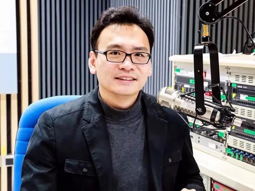 经济之声评论员梓量对话复旦大学公共经济研究中心主任石磊.