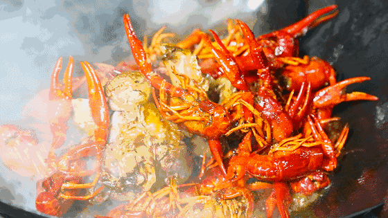 郑州媒体大咖齐聚益品戴记龙虾,共同做了一件大事!