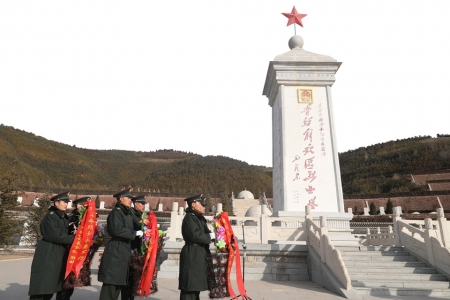 踏遍千山寻英烈 丹心捧骨入新冢|烈士陵园|兴县|烈士_新浪新闻