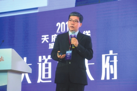 国家发改委城市中心综合交通规划院院长张国华.