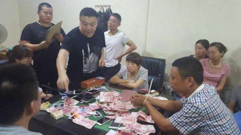 赌场致富却贪心不足招兵买马结果自取灭亡