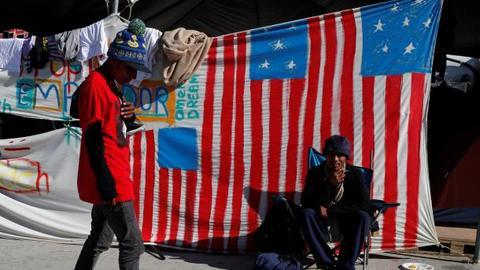 墨西哥“妥协”了：同意移民在境内等待美国审查