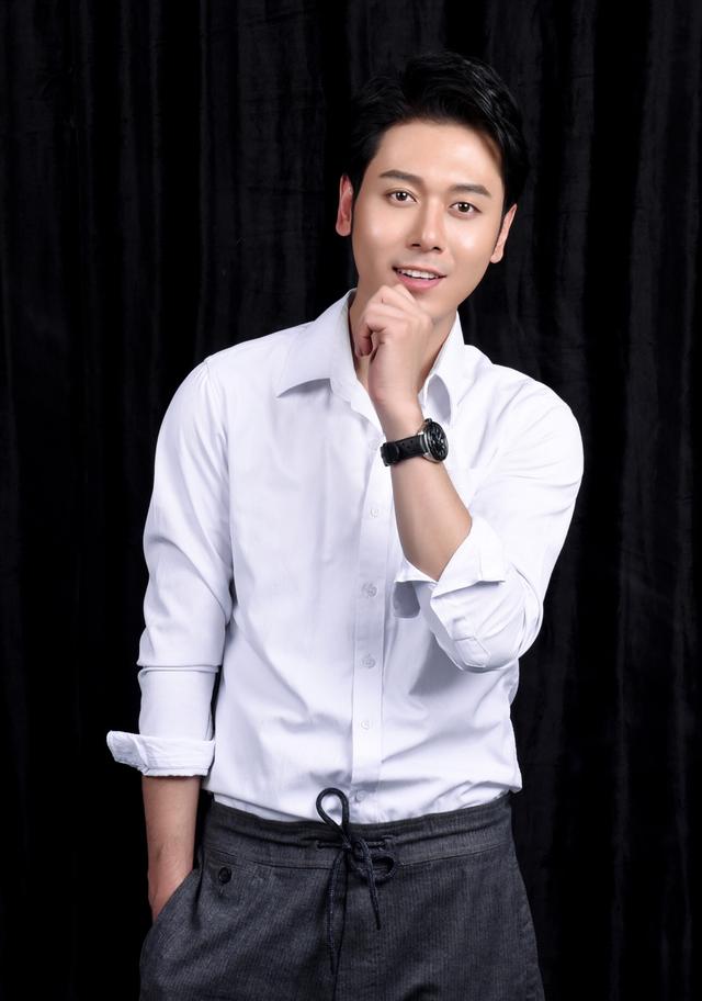 《你敢求婚我敢嫁》完美杀青 演员杨磊首次挑战反派"凤凰男"