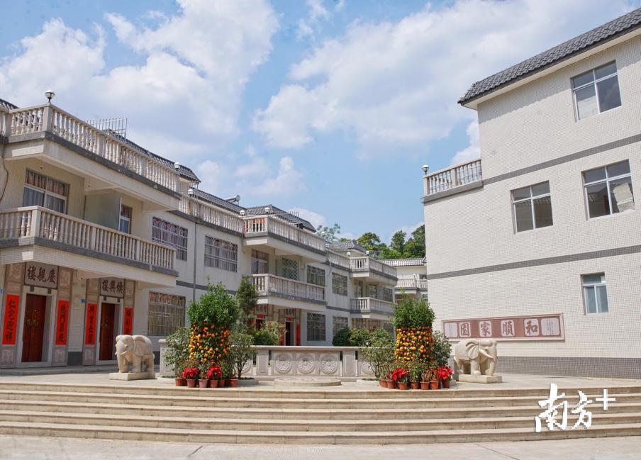 广东又冒富豪送别墅梅州郭老板捐了一个亿结果让人很惊喜