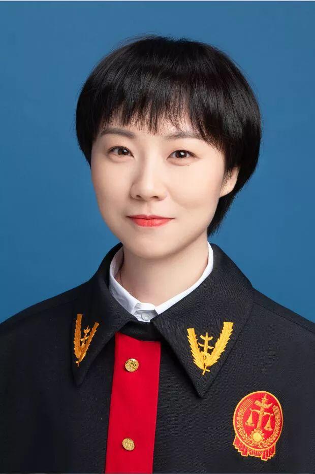 政法群英榜丨肖逸:爱思考,勤钻研的年轻女法官