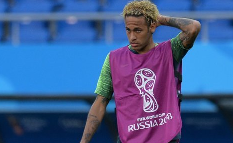 内马尔秀新发型,网友:代言了泡面?