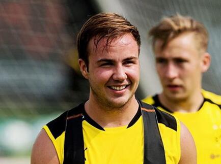 格策:九年前德甲首秀,感谢球迷支持