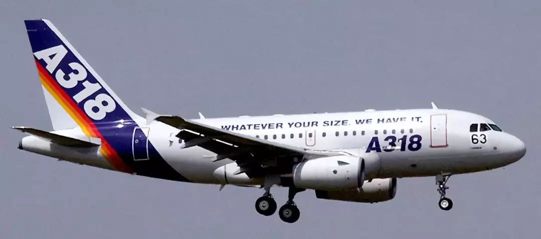 最后,空客违约在先,于1998年9月的英国范堡罗航展上率先推出了空客旗