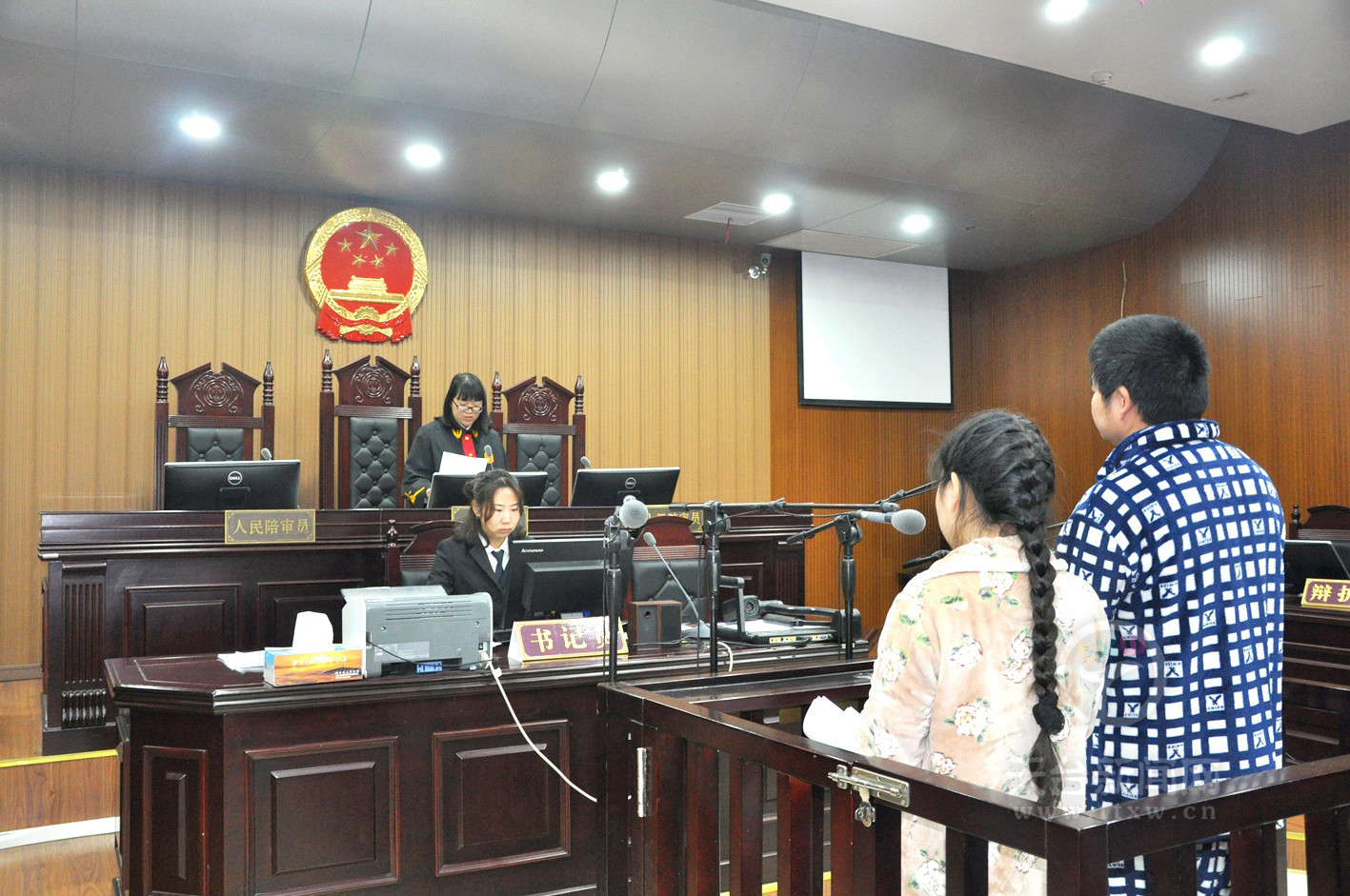 拒不执行法院生效判决 两被告人获刑