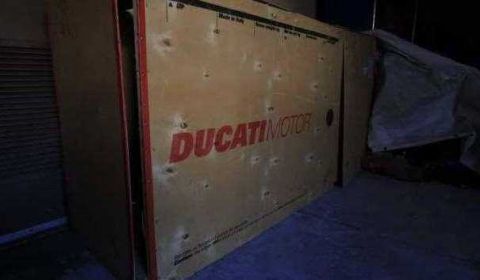 快递存放10年无人签收归保管员所有,拆开后里