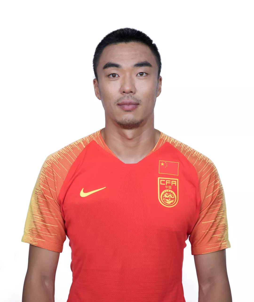 亚冠冠军(2013,2015) 中甲冠军(2010) 亚洲足球先生(2013) 生日:1987.