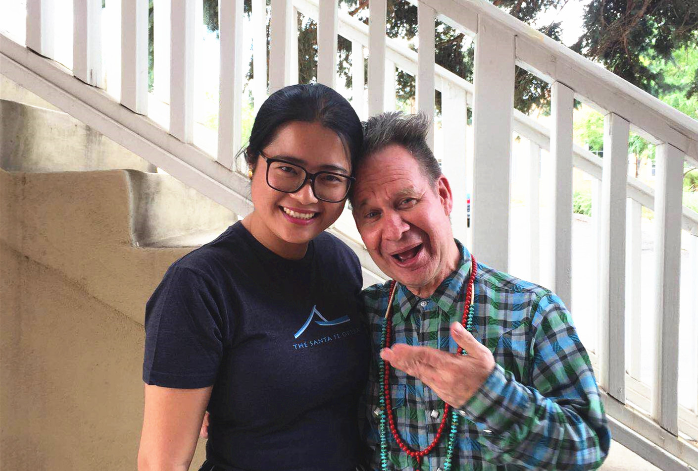 "当得知周沫是中国人时,建议她今后做歌剧导演.