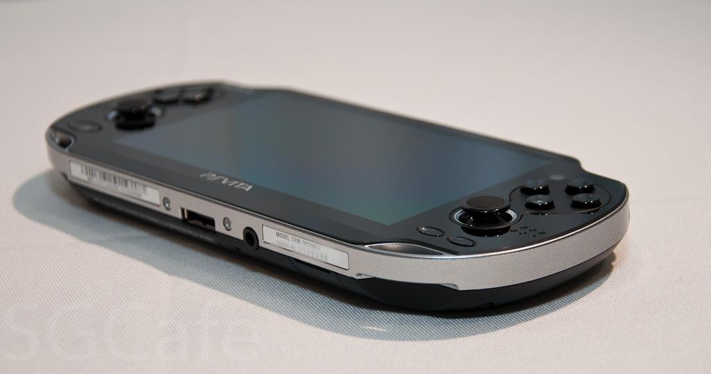 自媒体 正文页作为psp的更新换代产品,psv舍弃了umd光盘,换为卡带式