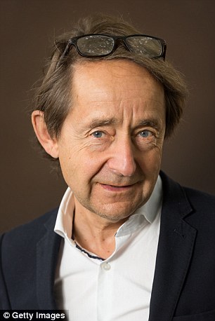 英国教学专家称公立学校"填鸭式"教育会让学生失去独